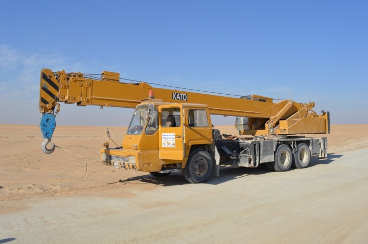 Should you acquire or lease earthmoving equipment?